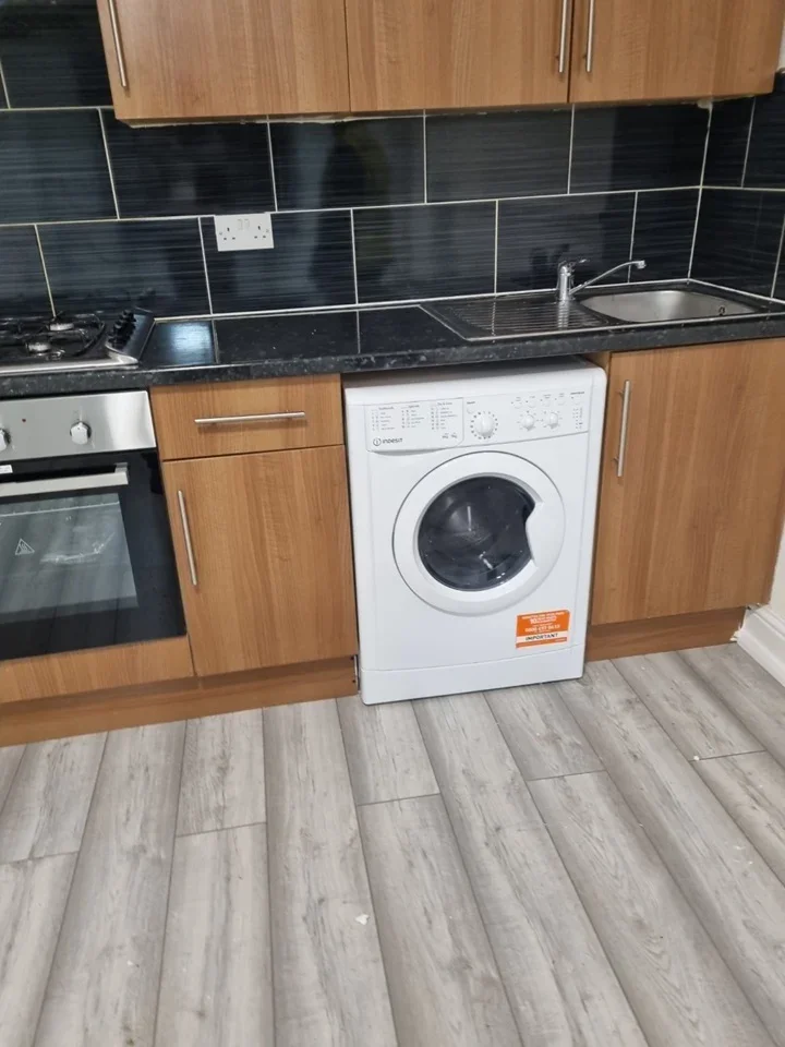 Flat Frimley Road in Greater London