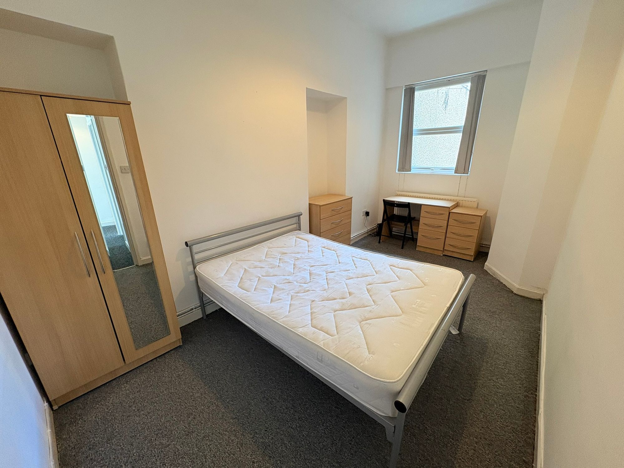 Flat Cromwell Street in Swansea