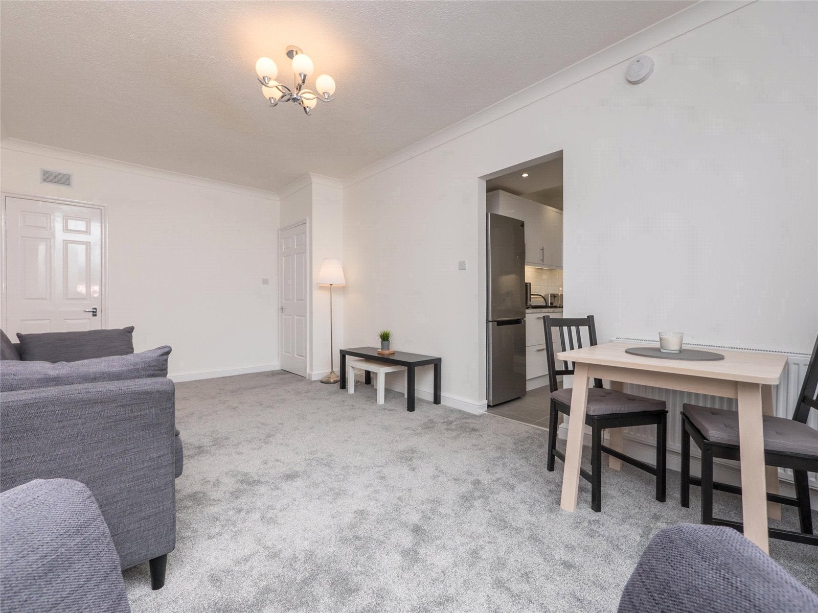 Flat Parkside Terrace in City of Edinburgh