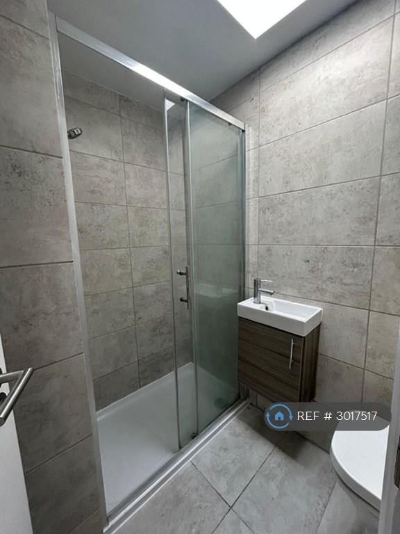 Flat Finchley Lane in Greater London