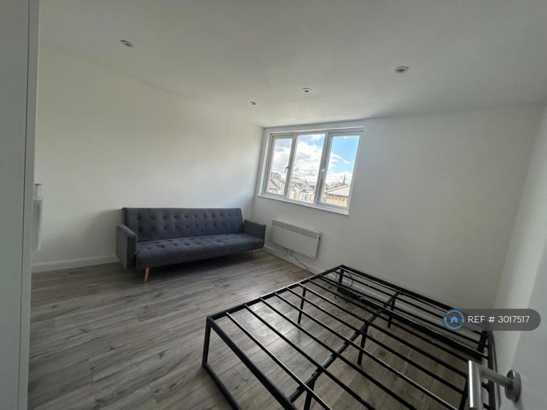 Flat Finchley Lane in Greater London