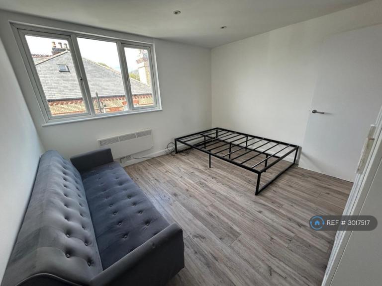 Flat Finchley Lane in Greater London