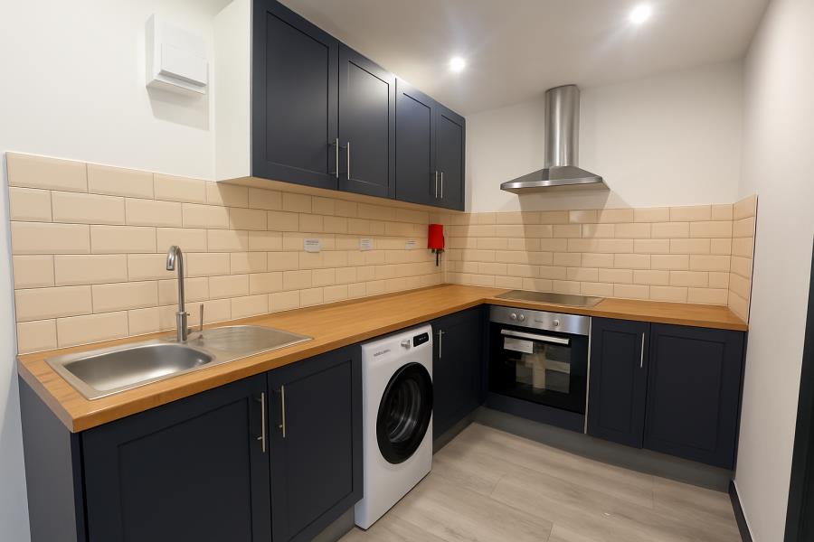 Flat Raymond Crescent in Guildford
