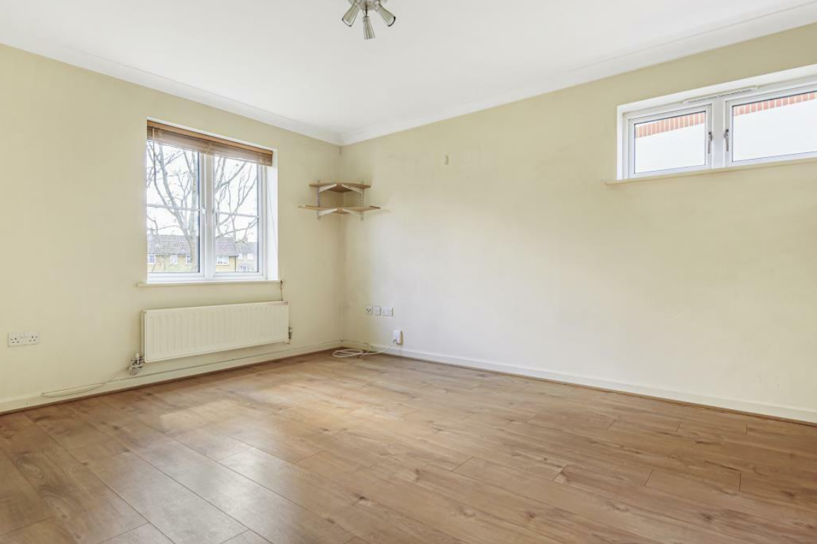 Flat Rowley Close in Bracknell