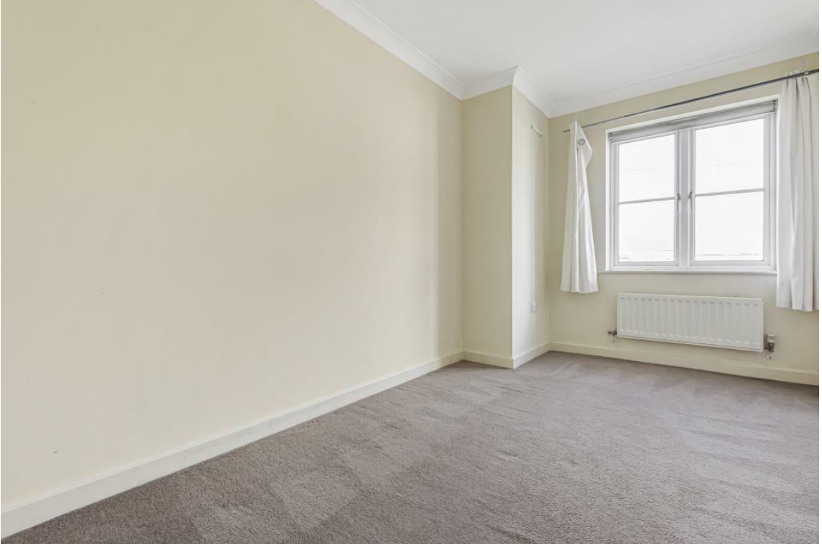 Flat Rowley Close in Bracknell
