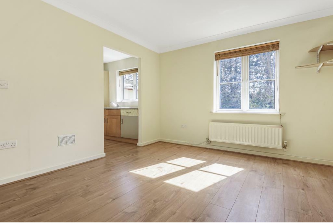 Flat Rowley Close in Bracknell