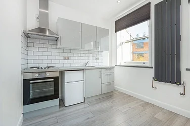 Flat Beaconsfield Terrace Road in Greater London