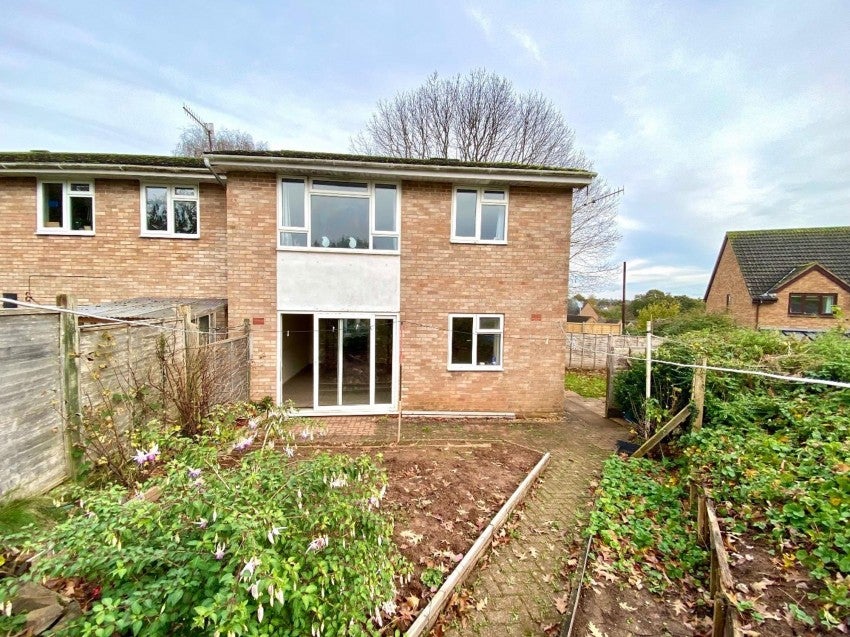 Flat Carew Road in Mid Devon