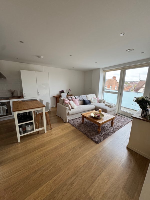 Room Oldridge Road in Greater London