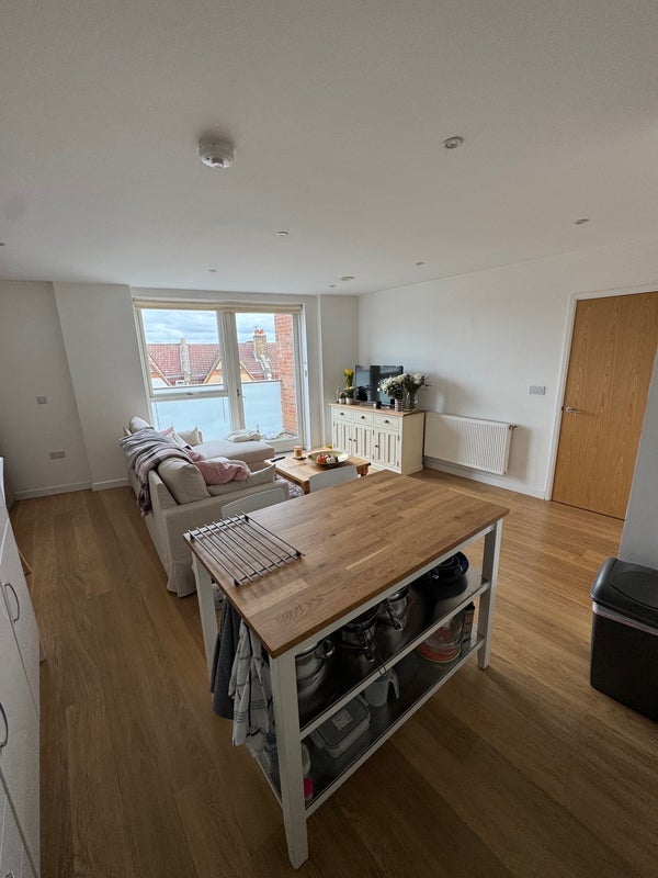 Room Oldridge Road in Greater London
