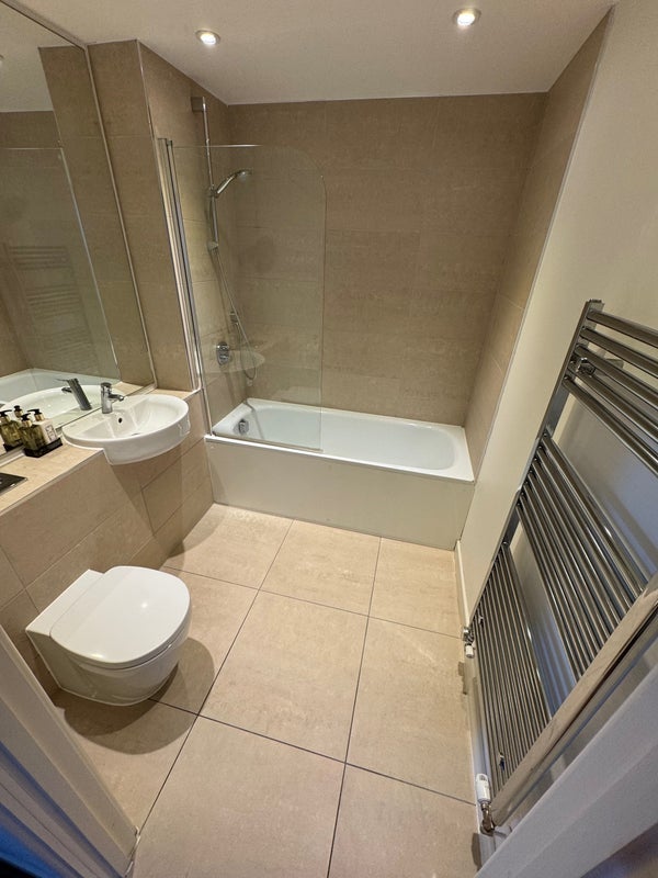 Room Oldridge Road in Greater London