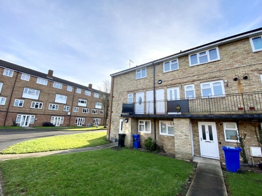Flat Banbury Road in Brackley