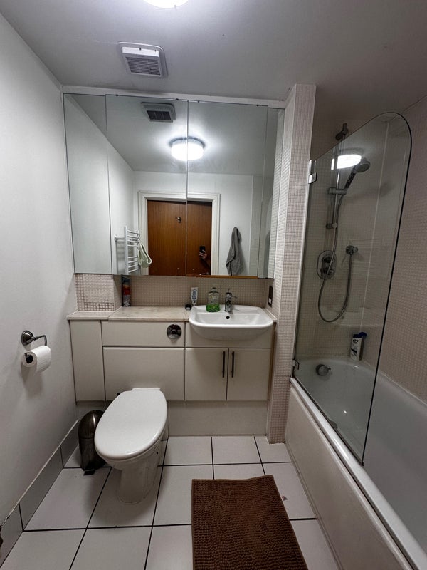 Flat Cassilis Road in Greater London