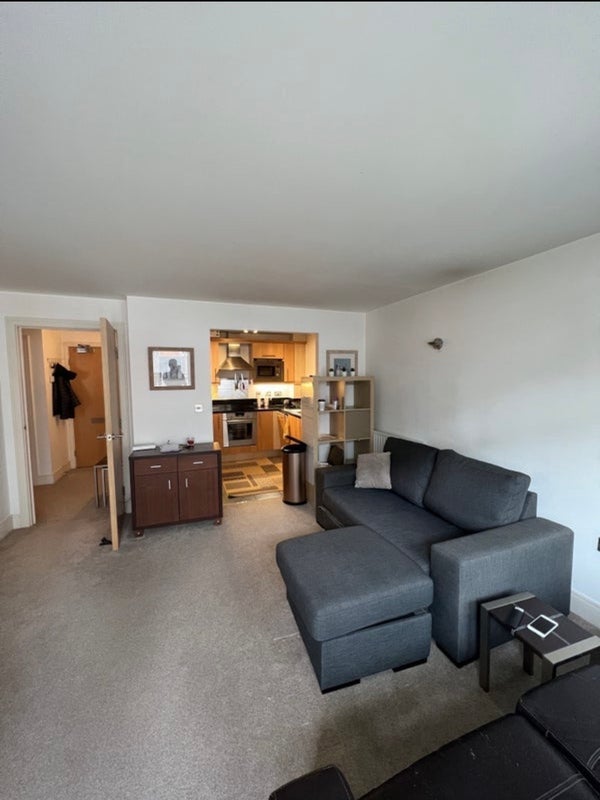 Flat Cassilis Road in Greater London