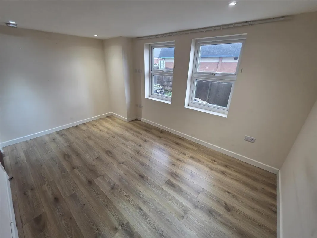 Flat Bayes Street in Kettering