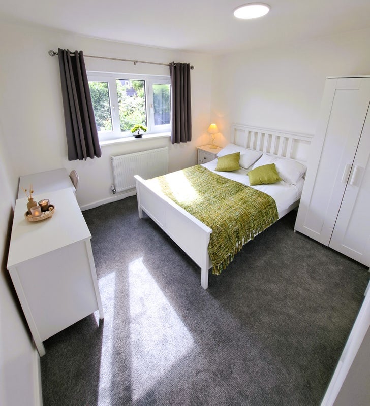 Room Withywood Drive in Telford