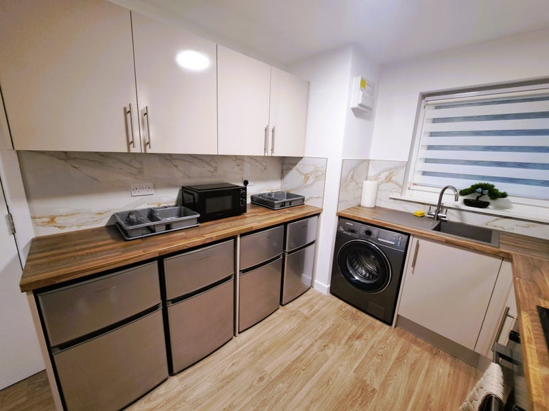 Room Withywood Drive in Telford
