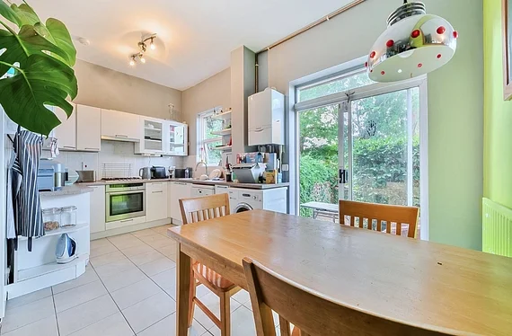 House Cawnpore Street in Greater London