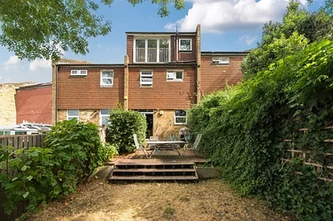 House Cawnpore Street in Greater London