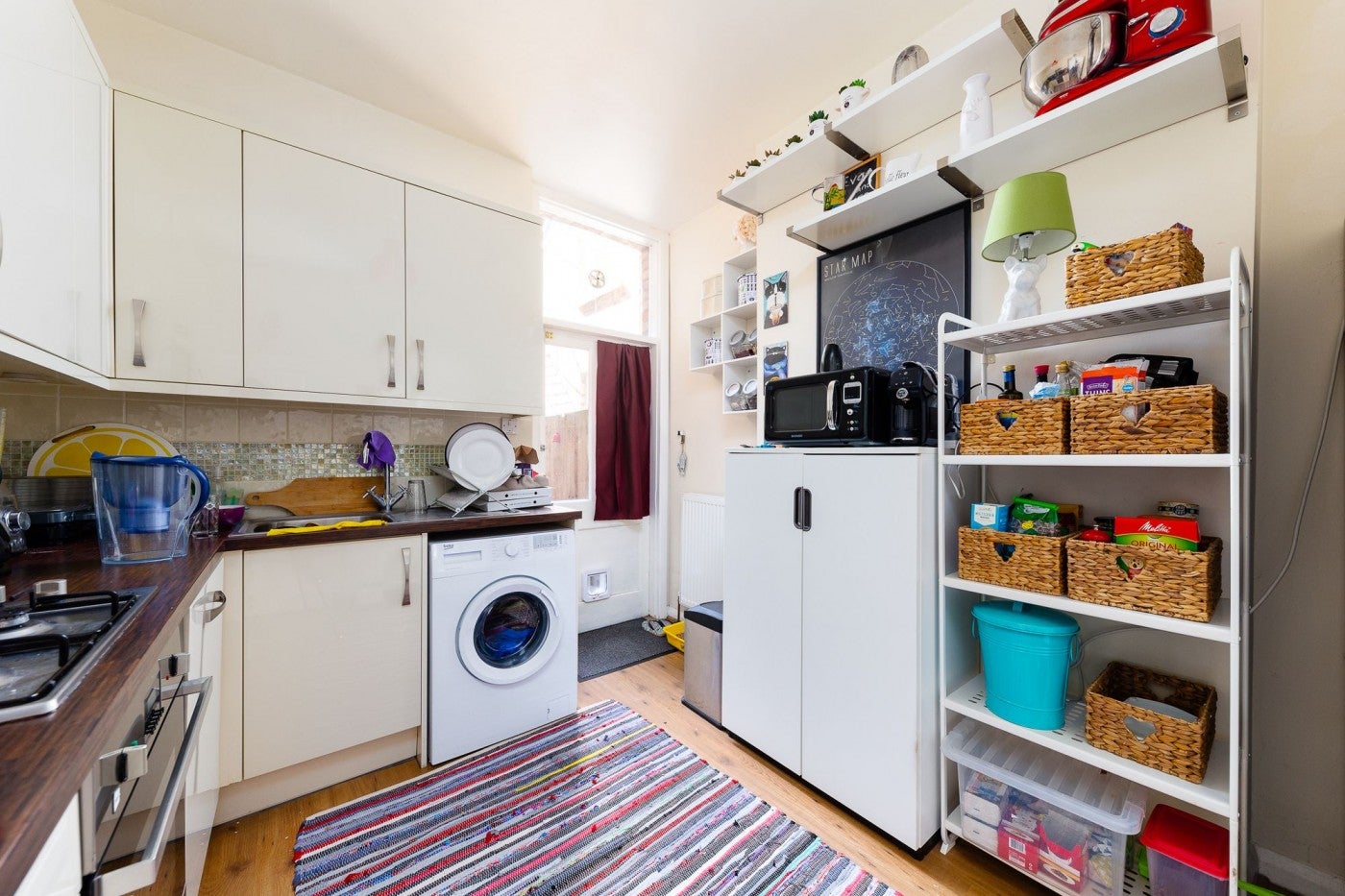 Flat Hargrave Road in Greater London