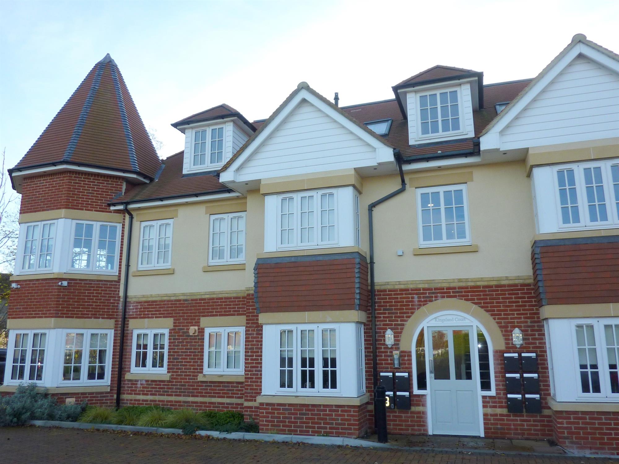 Flat Hambledon Road in Waterlooville