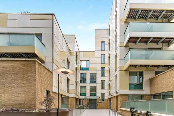 Flat York Way in Greater London