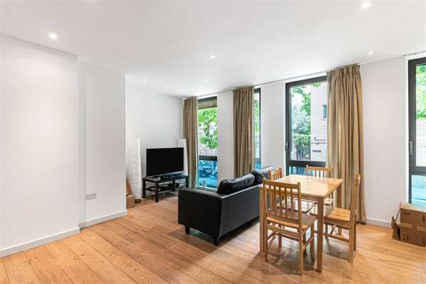 Flat York Way in Greater London