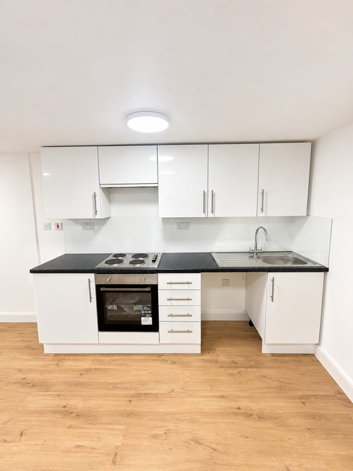 Flat High Road Leytonstone in Greater London