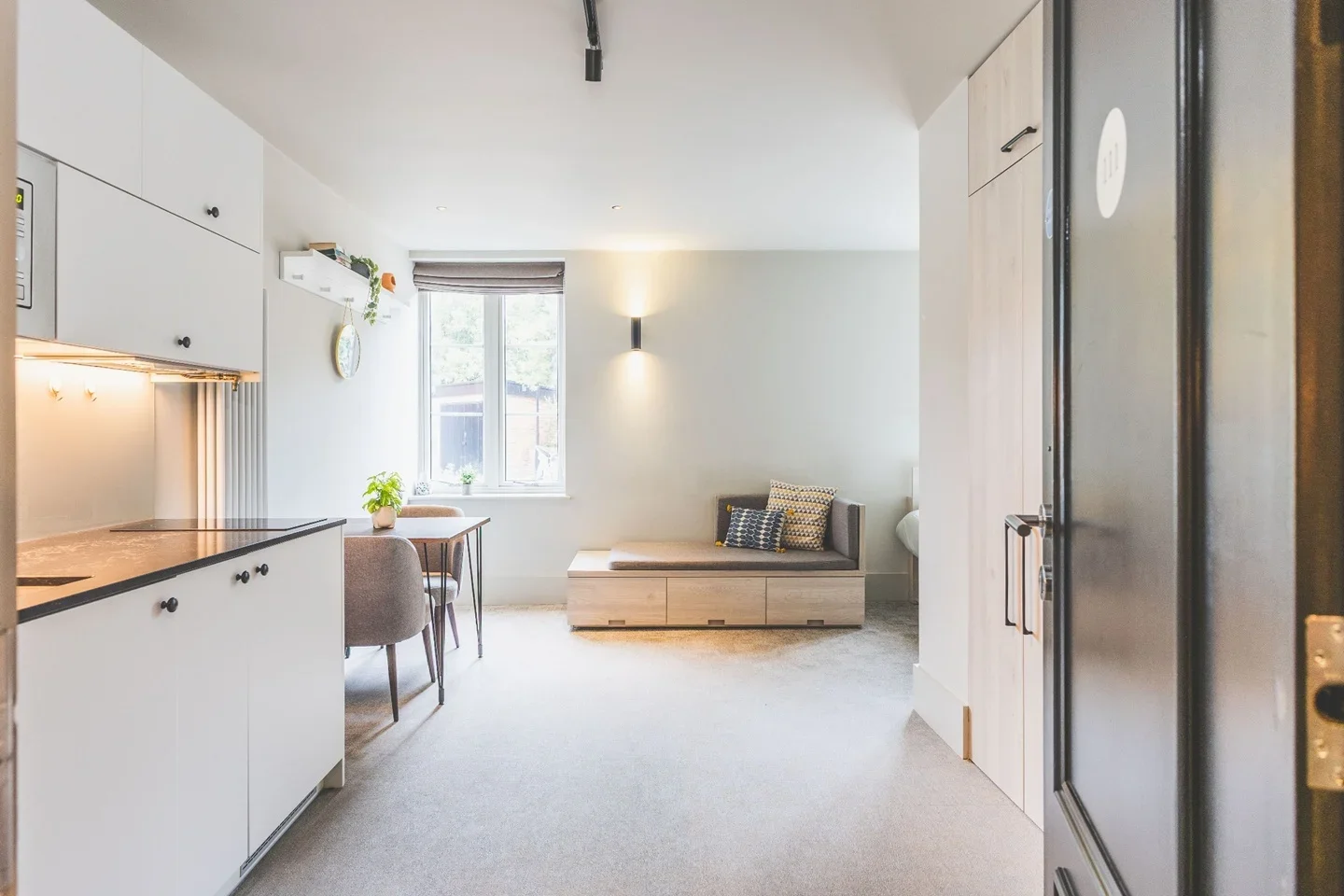 Flat Augustus Road in Greater London
