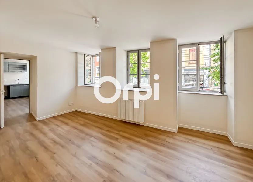 Flat Montée Saint-Antoine in Saint-Symphorien-sur-Coise