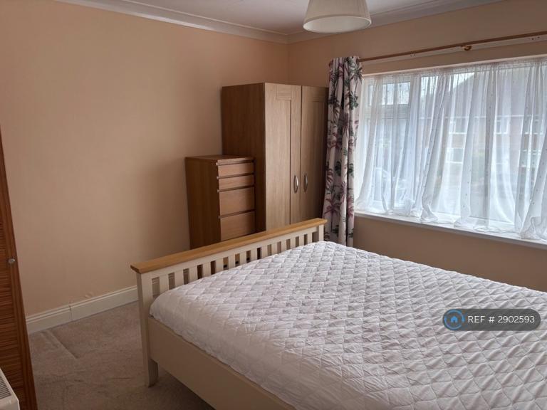 Room Mountbatten Avenue in Test Valley