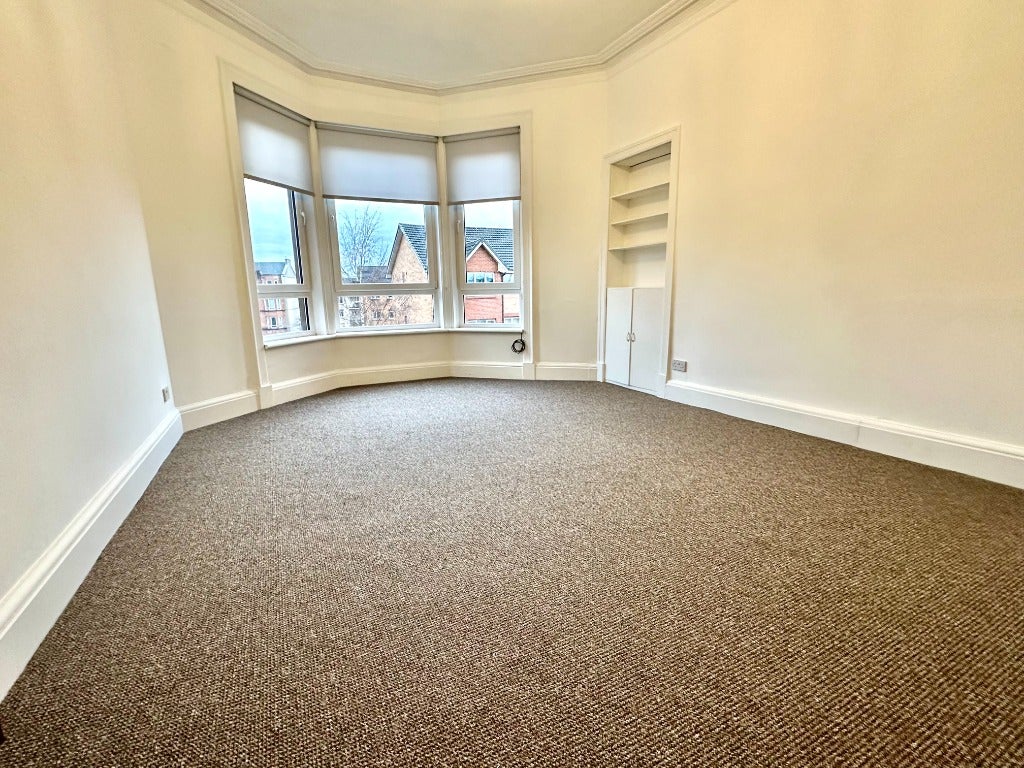 Flat Golfhill Drive in Glasgow
