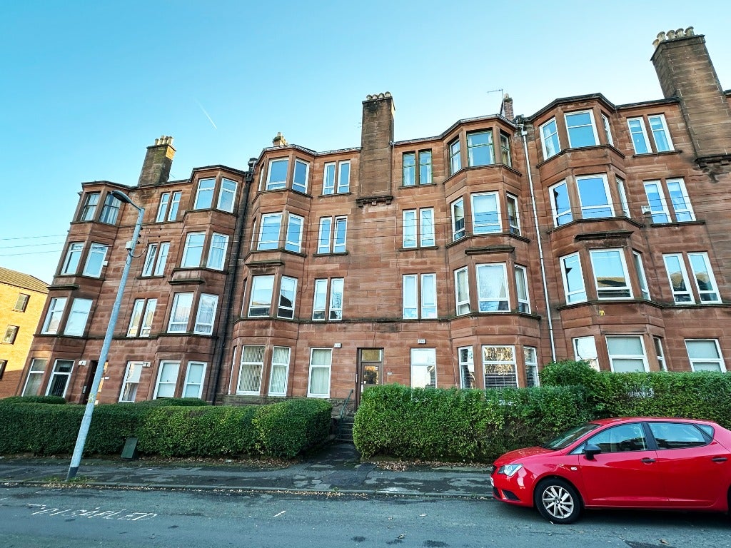 Flat Golfhill Drive in Glasgow