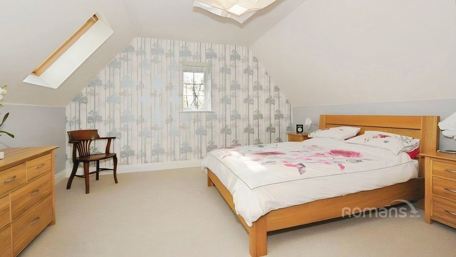 House Brackendale Close in Egham