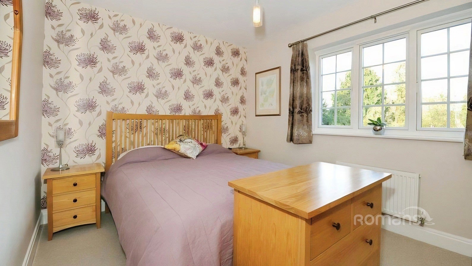 House Brackendale Close in Egham