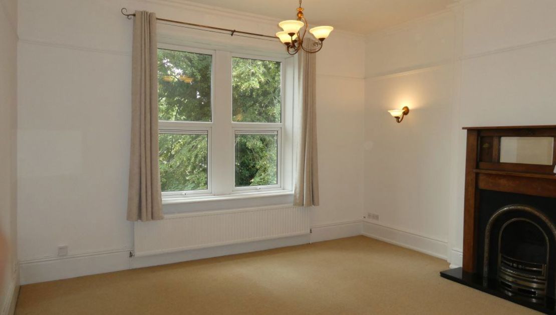 Flat Clarkehouse Road in Sheffield