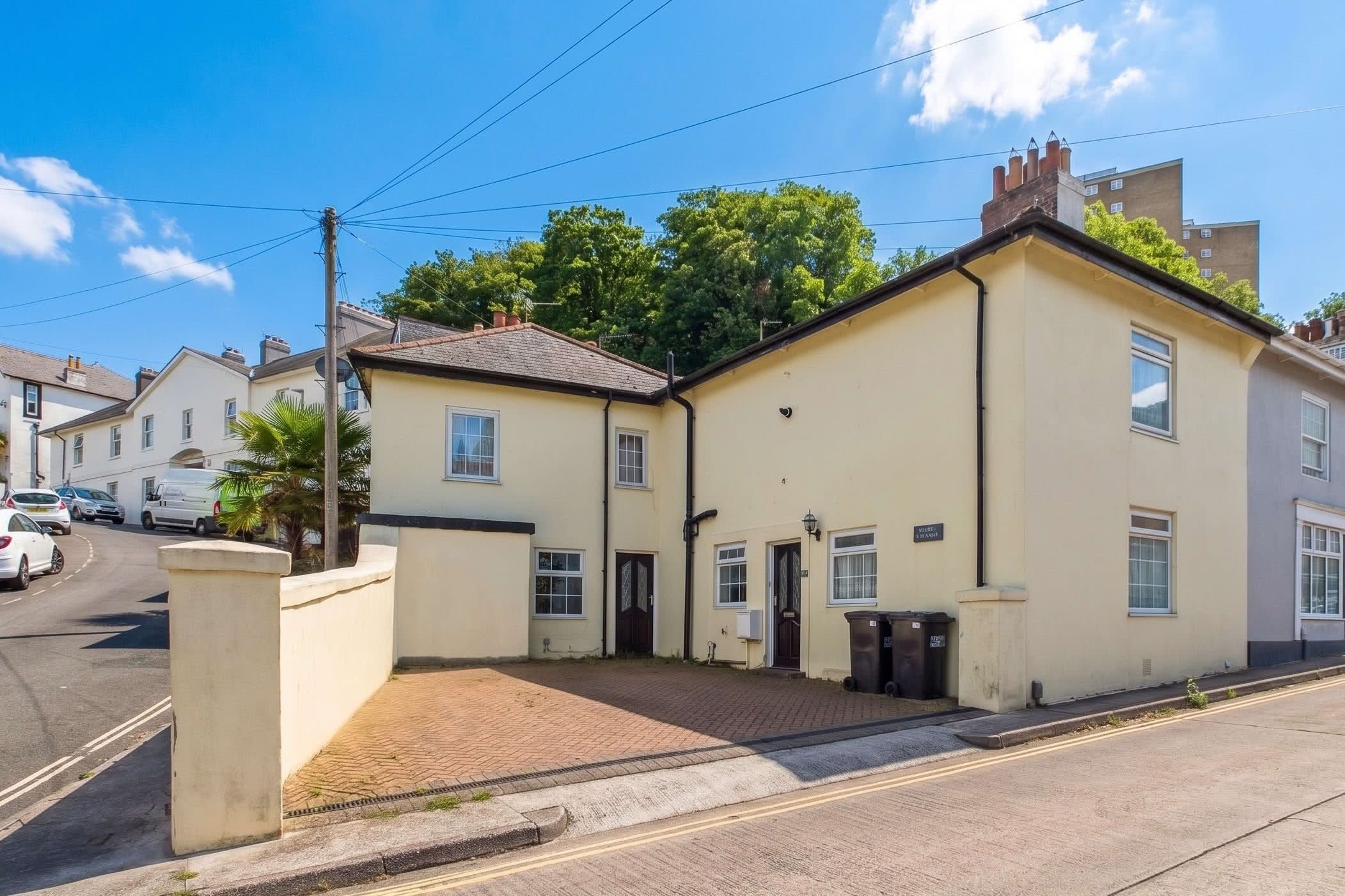 House Torwood Street in Torquay