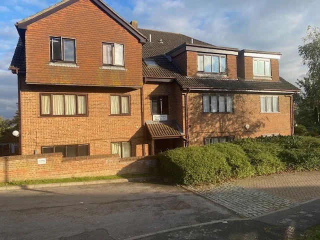 Flat Wyatt Place in Strood