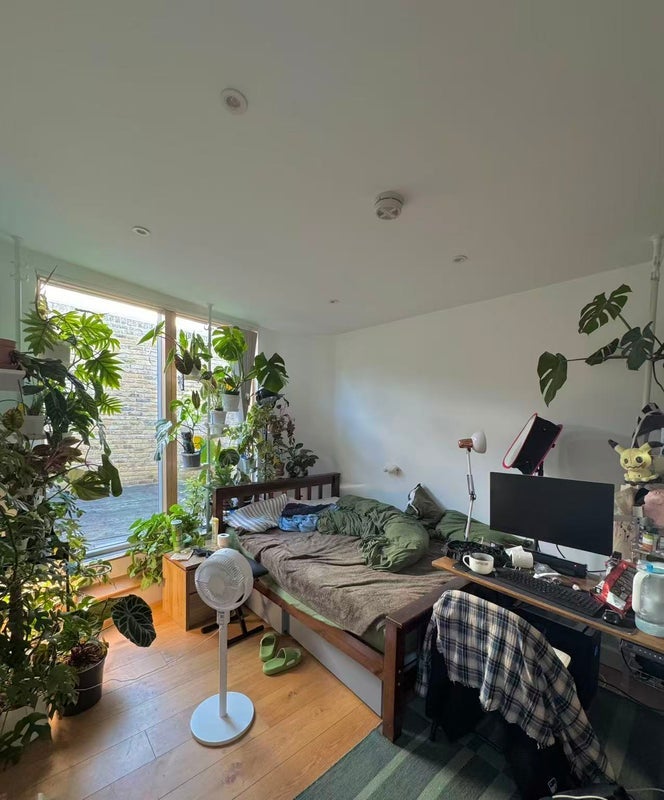 Room Moray Mews in Greater London