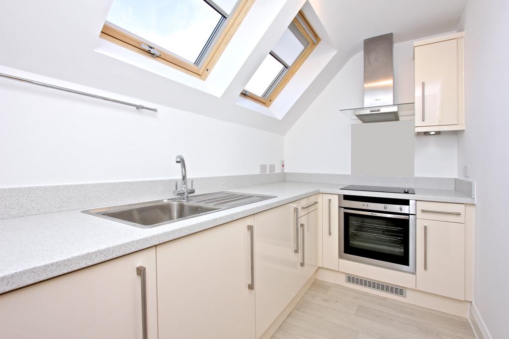 Flat Vale Rise in Greater London