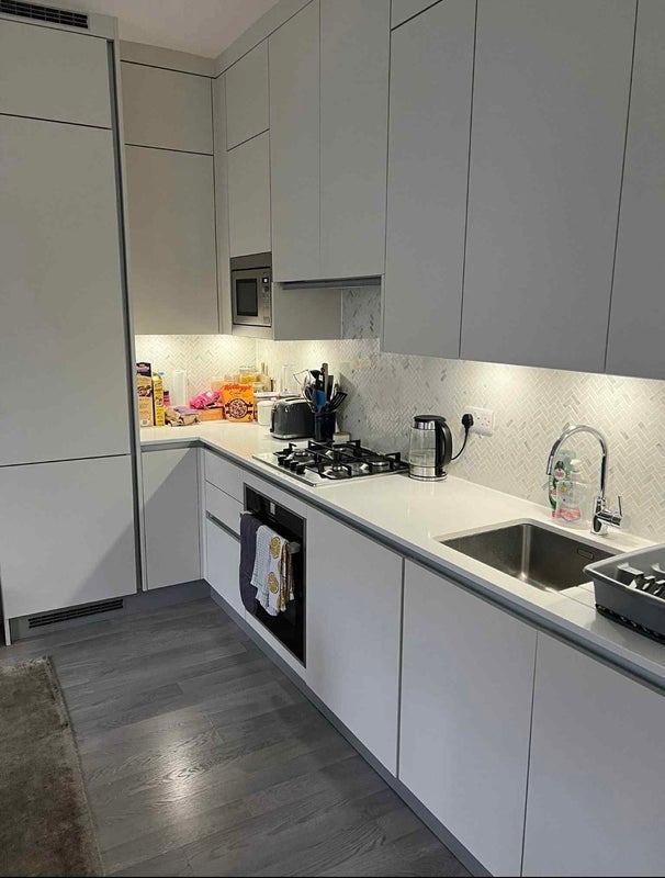 Room Ingelow Road in Greater London