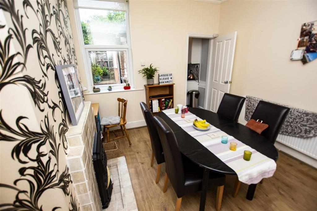 Room Gleave Road in Birmingham