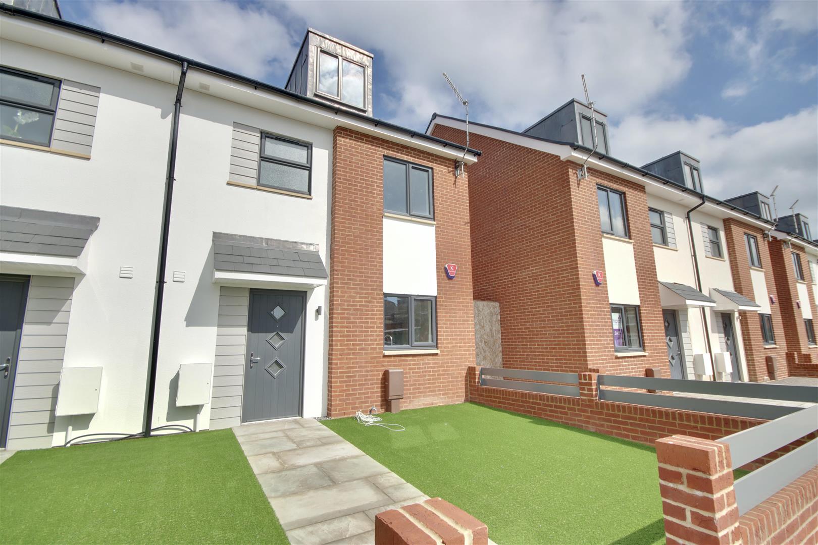 House Moneyfield Avenue in Portsmouth