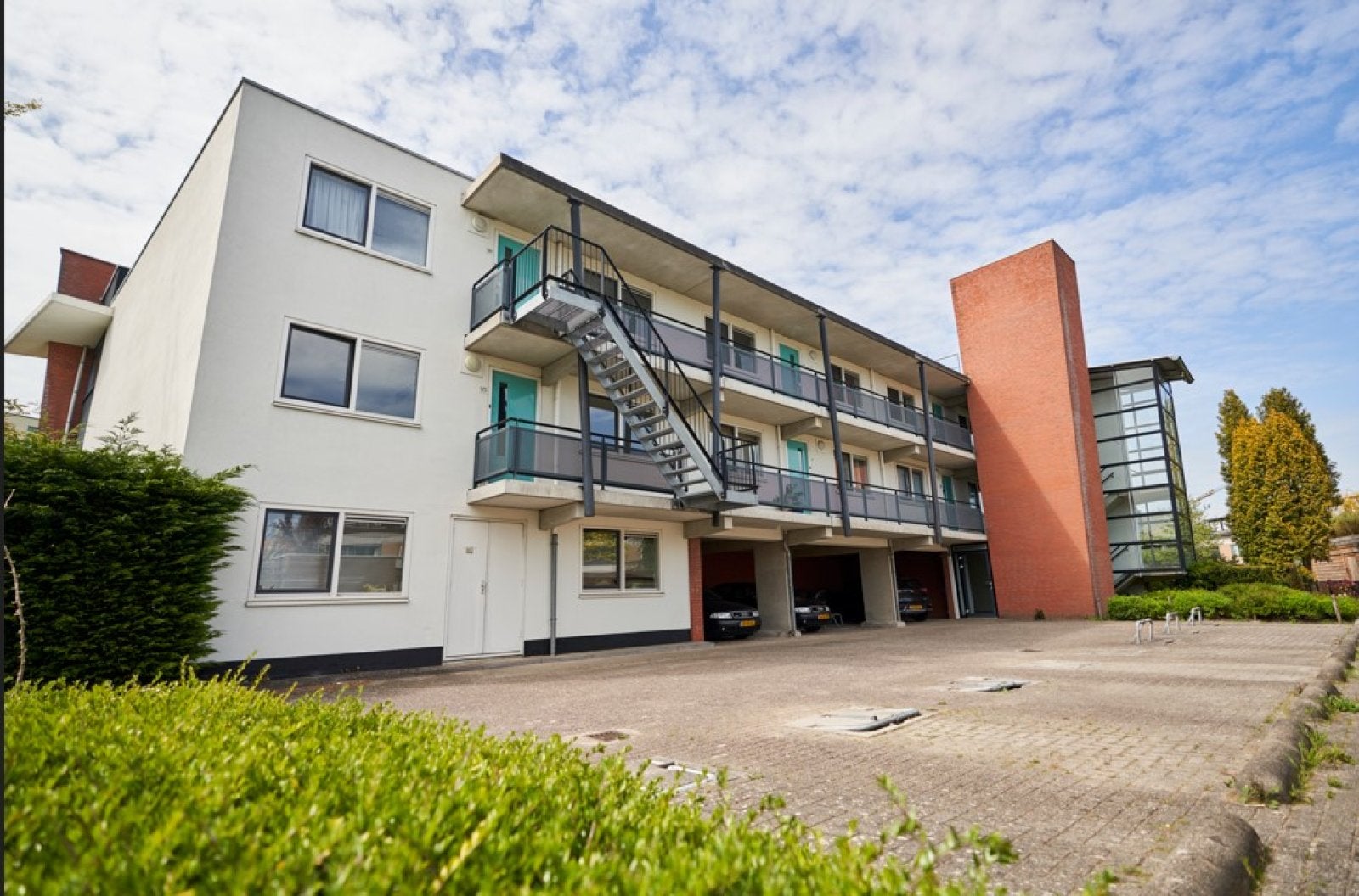 Appartement Aartsbisschop Romerostraat in Utrecht
