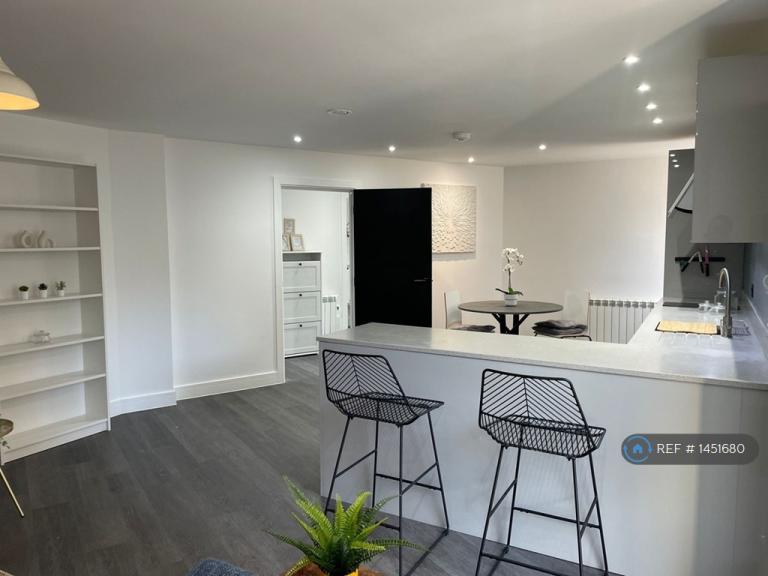 Flat Baldwin Street in Bristol