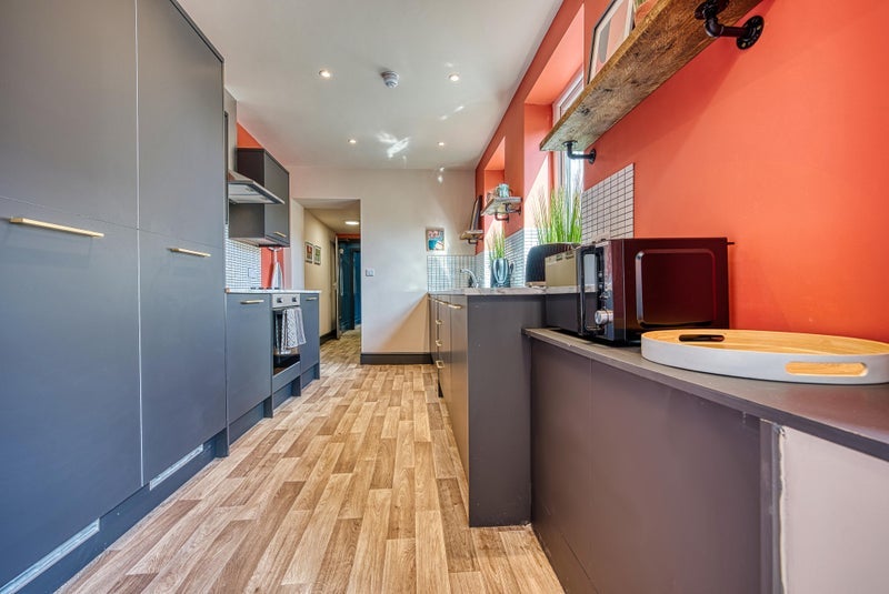 Room Skipton Road in Bradford