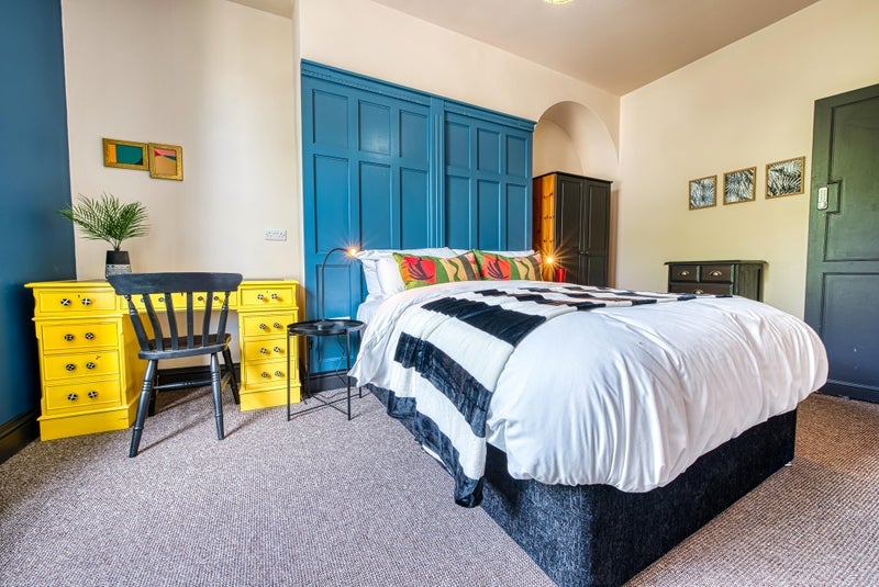 Room Skipton Road in Bradford