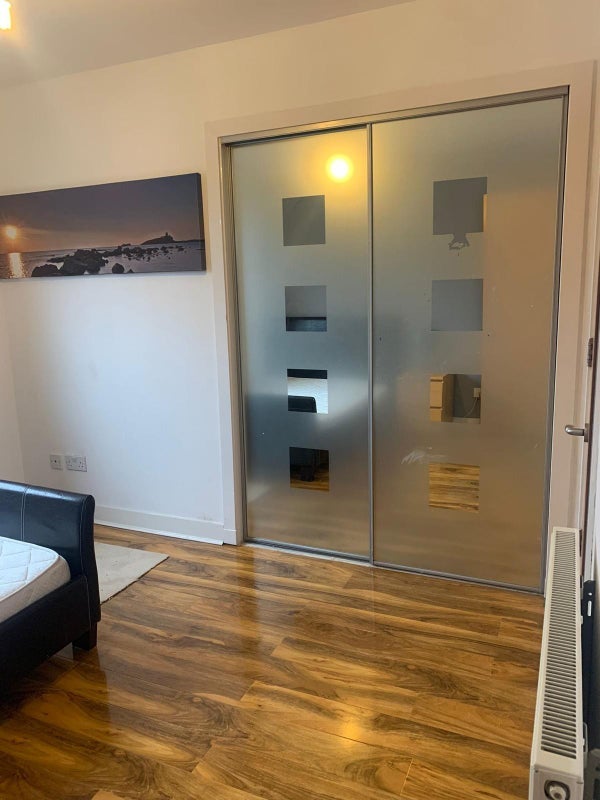 Room Shuna Crescent in Glasgow
