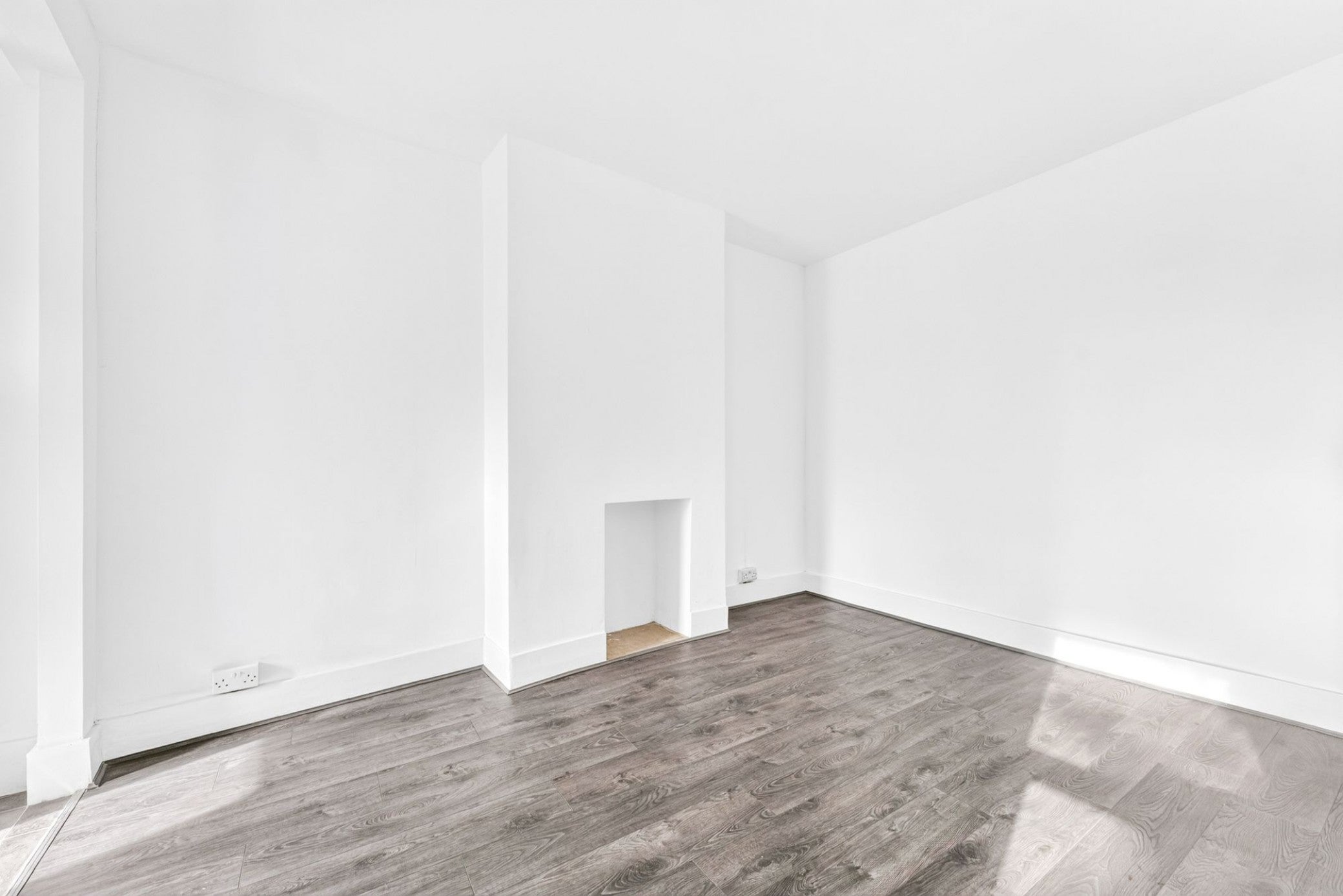 Flat Pretoria Road in Greater London
