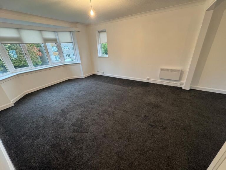 Flat King's Drive in Cumbernauld